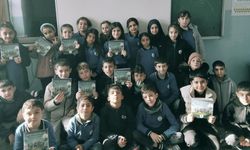 Diyarbakır'da minik öğrenciler, hayallerini kitaba yansıttı