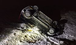 Şarampole devrilen araçtaki 5 kişi yaralandı