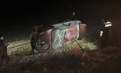 Otomobil tarlaya devrildi: 1 ölü