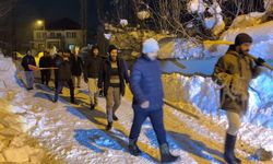 Cemaat namazdayken çatı çöktü