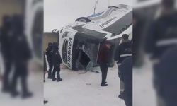 Ağrı’da yolcu otobüsü devrildi: 16 yaralı