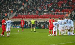 Amedspor sahada, taraftar tribünde fırtına gibi esti