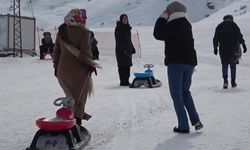 Kadınlar için kayak etkinliği