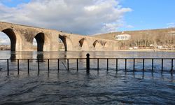 Dicle Nehrinde su seviyesi dronla görüntülendi
