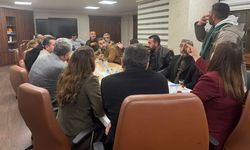 Diyarbakır Büyükşehir Sur’daki seyyar satıcılar ile bir araya geldi