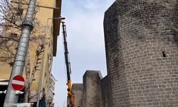 Diyarbakır’da 70 yıllık bina yıkıldı