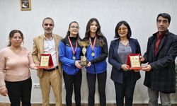 Diyarbakır’da kadın voleybol takımı namağlup şampiyonluk