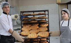 Diyarbakır'da okuldan ihtiyaç sahiplerine pide