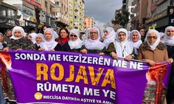 Diyarbakır’daki Barış Anneleri: Silah ve bomba yerine çiçekler açsın