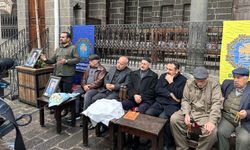 Diyarbakır’daki depremde hayatını kaybeden dengbeje anma