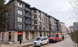 6 ay ücret alamayan işçiler çatıya çıktı