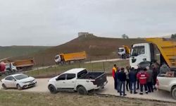 Köylüler yol kapattı