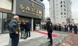 Şanlıurfa'da kuyumcu soygununda, polis ayağından vuruldu