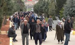 Adıyaman'da deprem şehitliğine bayram ziyareti