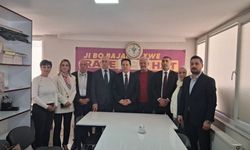 Ahmet Özer'den DEM Parti İl Örgütü'ne ziyaret