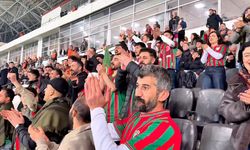 Amedspor tribünlerinde dayanışma buluşması