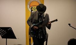 Ankara'da Kürtçe blues dinletisi
