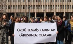 Darpçı akademisyeni protesto eden kadın öğrencilerin duruşması ertelendi