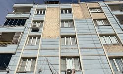 Binadan dökülen parçalar hastanelik etti