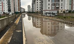 Diyarbakır TOKİ’de bir aylık yol çöktü
