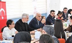 Diyarbakır Valisi Zorluoğlu, gençlerle buluştu