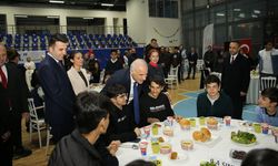 Diyarbakır Valisi Zorluoğlu, öğrenciler ve öğretmenlerle iftarda buluştu