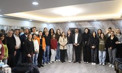 Diyarbakır Eşbaşkanlarından Kadın Voleybol Takımı’na destek