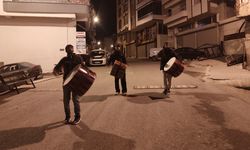 Diyarbakır'da 40 yıldır davul çalarak sahura uyandırıyor