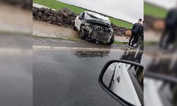 Diyarbakır'da otomobil takla attı: 2 yaralı