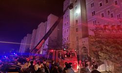 Elektrik panosundan çıkan yangında 3 kişi dumandan etkilendi