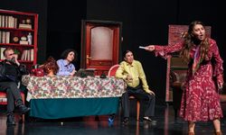 Eşbaşkanlar ‘Berû’ oyununu izledi