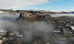 Kars Kalesi’nde sis bulutları