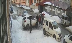 Kars'ta silahlı, sopalı kavga güvenlik kamerasında