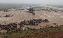 Diyarbakır’da su taşkınlarına müdahale ediliyor