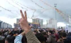 Diyarbakır’da yağmura inat Newroz coşkusu