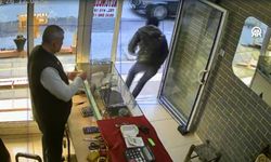 Mardin'de kuyumcudan yüzüğün çalınma anı görüntülendi