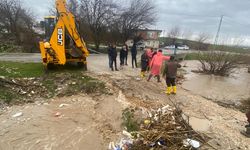 Diyarbakır'da sağanak yağış, taşkına yolaçtı