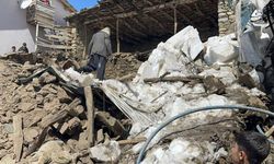 Van’da ahır çöktü: 50 kuzu göçük altında kaldı