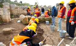 Diyarbakır'da kadınlar Zerzevan’da tarihin izini sürüyor