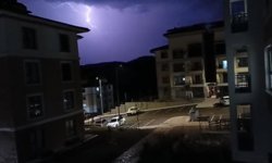 Adıyaman'da şimşekler geceyi aydınlattı