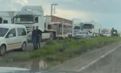 Cizre Silopi yolunda kilometrelerce araç kuyruğu