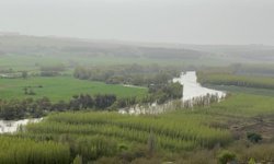 Diyarbakır'da Dicle nehri taştı; Hevsel sular altında kaldı