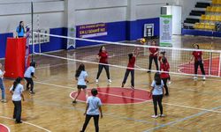 Diyarbakır’da kadın voleybol turnuvası başladı