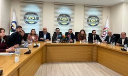 Diyarbakır’dan Kobanê’ye gönderilen yardım tırları yine sınırda durduruldu