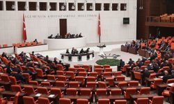 Sanal medya yasağı getiren kanun teklifi yasalaştı