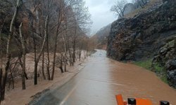 Munzur taştı: Tunceli-Ovacık yolu kapatıldı