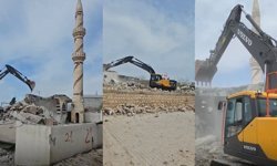 Diyarbakır'daki ağır hasarlı o cami yıktırıldı