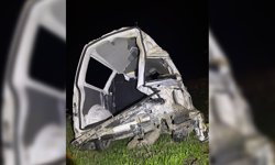 Tır şarampole devrildi; 1 yaralı