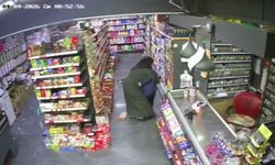 Van'da ki deprem güvenlik kamerasına yansıdı