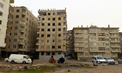 Diyarbakır’ın Bağlar ilçesi risk altında, binalar boşaltılıyor